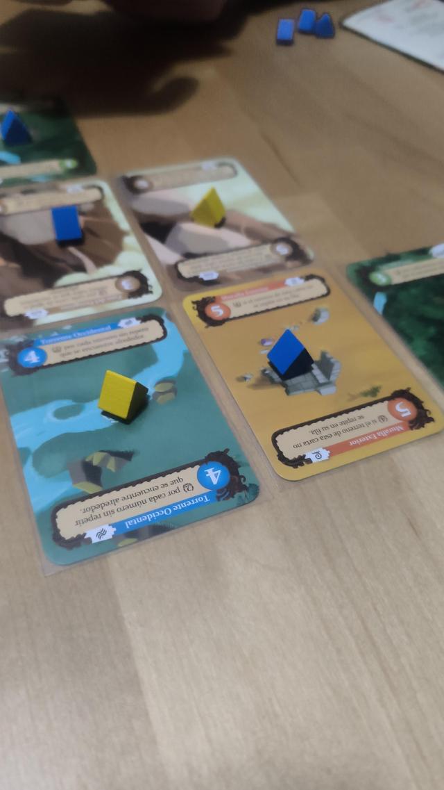 The Secret Valley on the table, photo by Sapinto