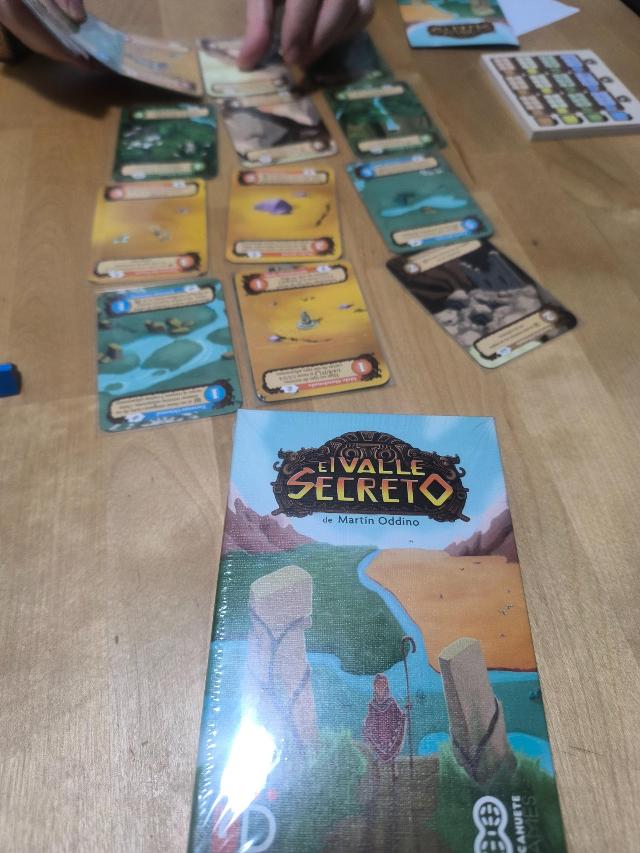 The Secret Valley on the table, photo by Sapinto
