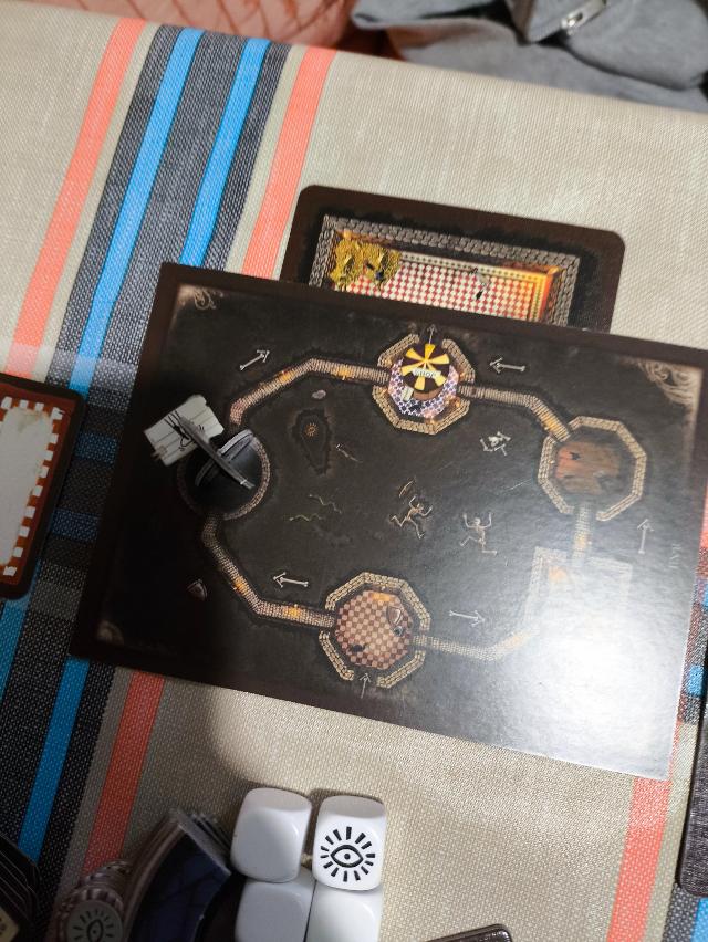 Dungeon Fighter on the table, photo by Guillermo Sordo Sáinz