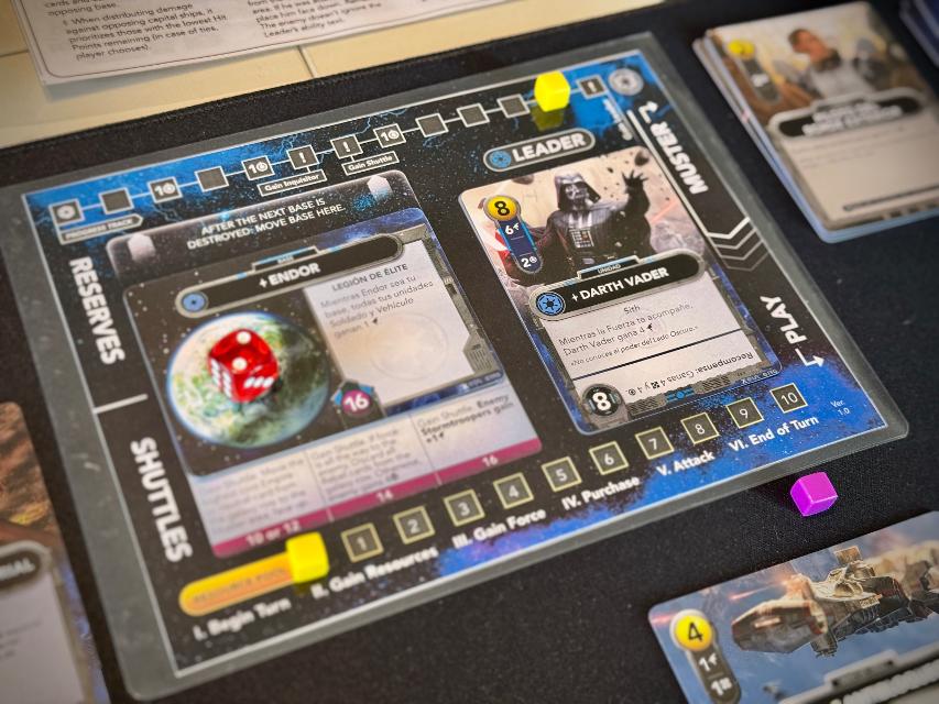 Star Wars: The Deckbuilding Game på bordet, foto af Dídac