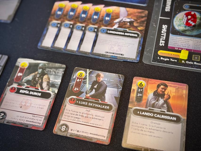 Star Wars: The Deckbuilding Game på bordet, foto af Dídac