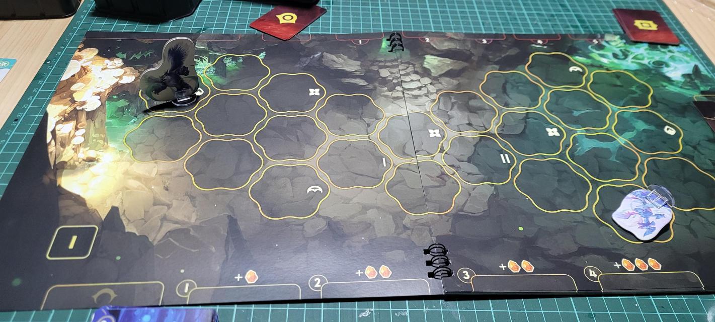 Dragon Eclipse na stole, zdjęcie: AtomicFenix