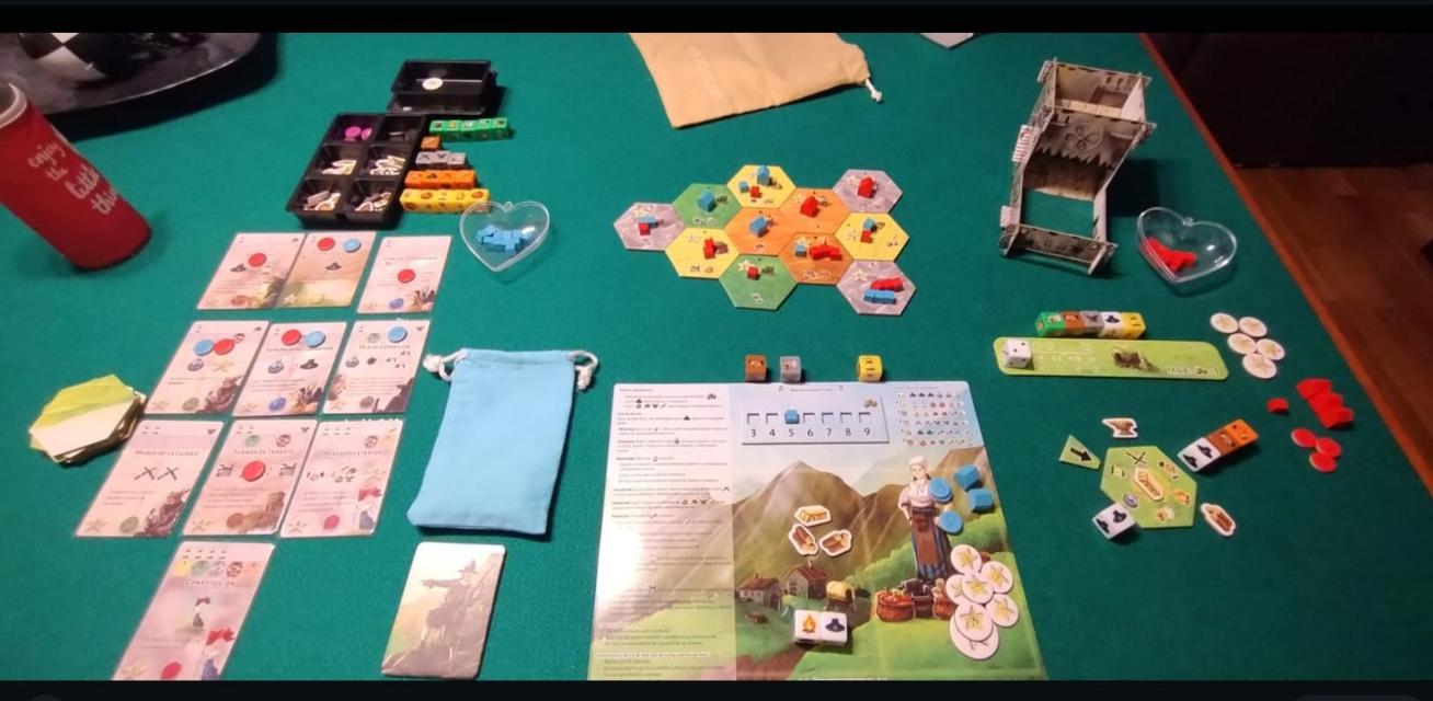 Dice Settlers na stole, foto: Merche