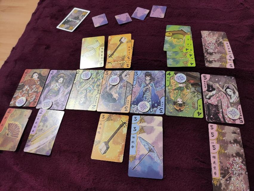 Hanamikoji sobre la mesa, foto de Sebashi