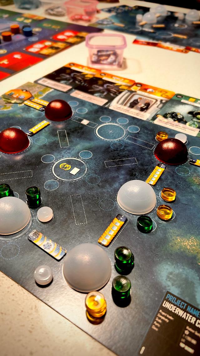 Underwater Cities on the table, photo by Andres
