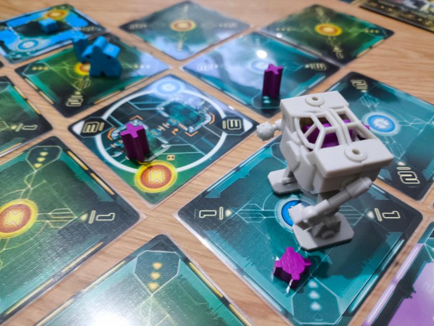 Tiny Epic Mechs on the table, photo by Guillermo Sordo Sáinz