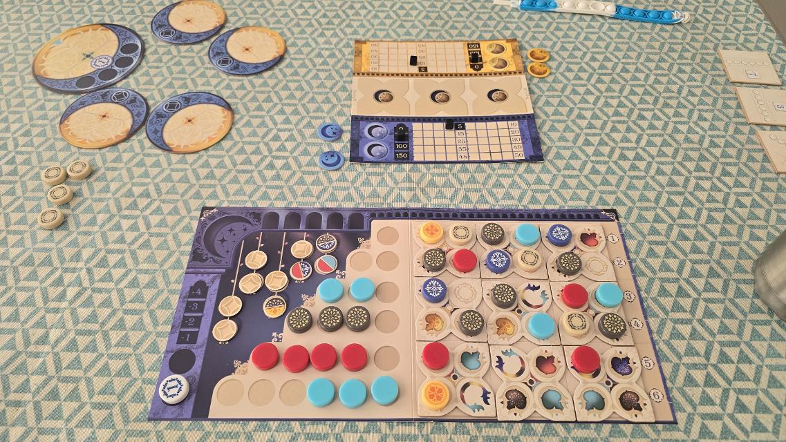 Azul Duel на масата, снимка: Daniel Martín Romo Parra