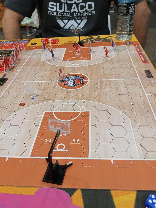Basket Time on the table, photo by Morriondo