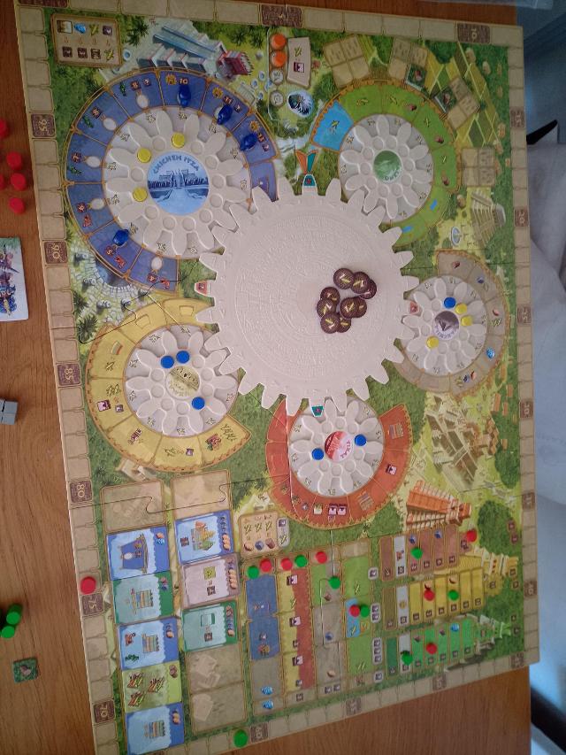 Tzolk'in: Mayský kalendář na stole, foto: Núria Gros