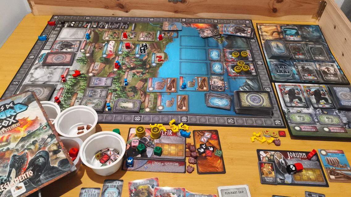 Champions of Midgard on the table, photo by Mochilo