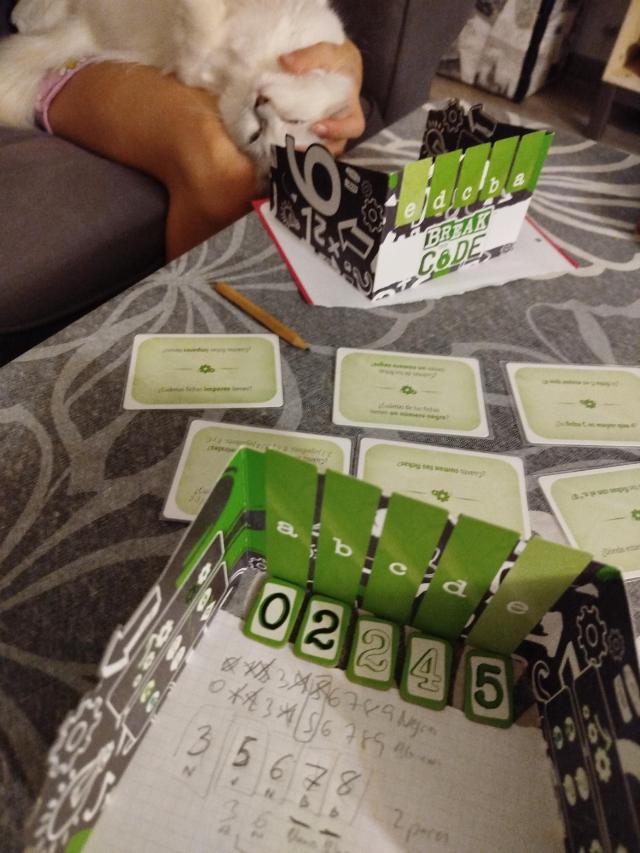 Break the Code op tafel, foto van Rocío Rodríguez