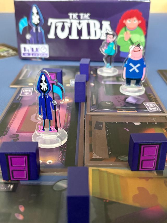 Tic Tac Tumba on the table, photo by Grouchina