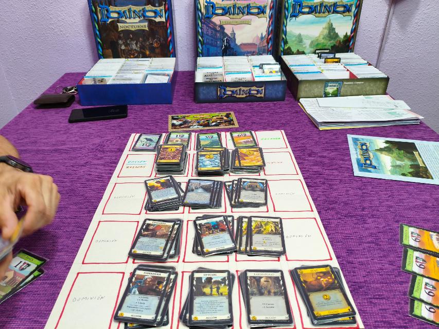 Dominion: Second Edition på bordet, foto af Diego