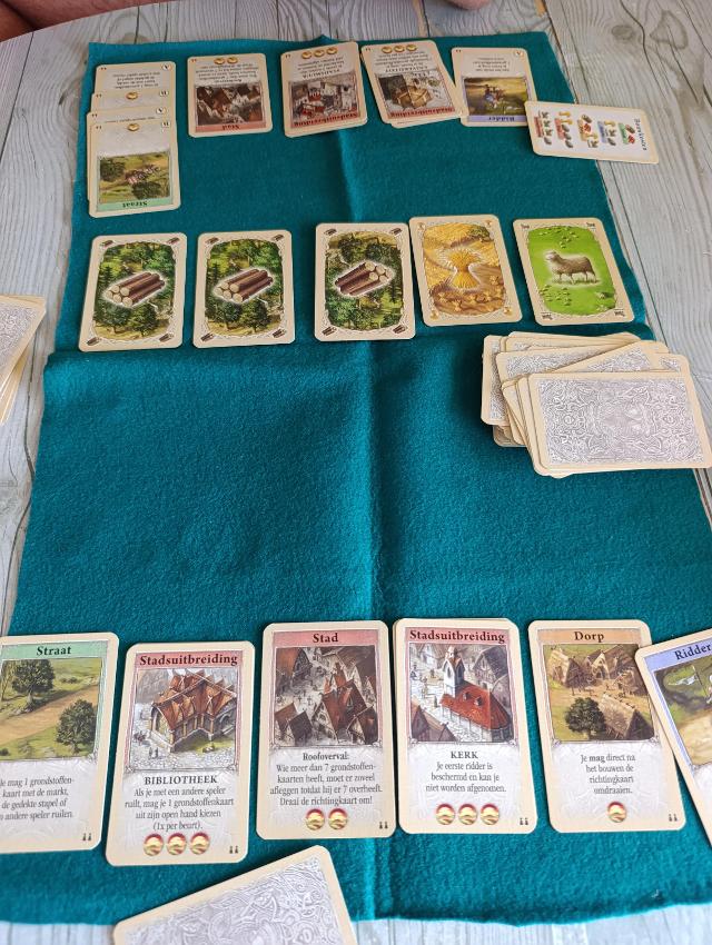 Struggle for Catan on the table, photo by Japydance