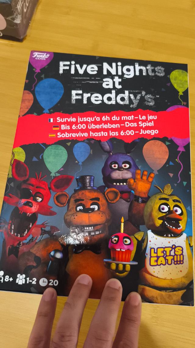 Five Nights at Freddy's: Survive 'Til 6AM na stole, foto: Mochilo