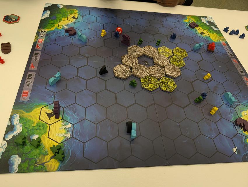 The Island op tafel, foto van Kabra