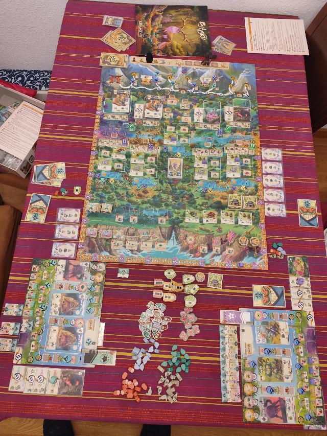Bitoku sur la table, photo de Oliver Hernandez