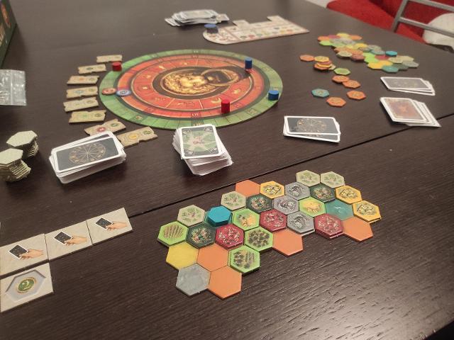 The Castles of Tuscany on the table, photo by Pauliss