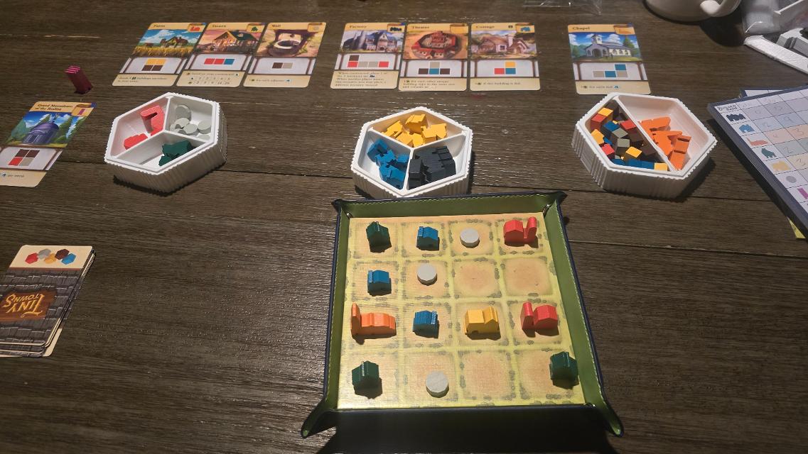 Tiny Towns auf dem Tisch, Foto von Chris Salazar