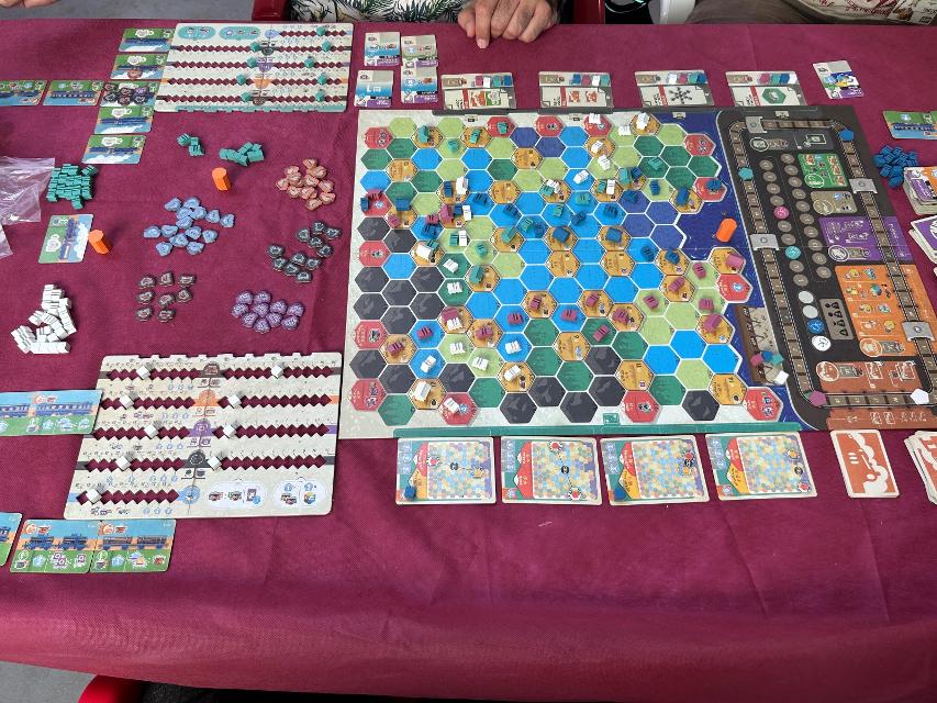 Railway Boom on the table, photo by Enol Martínez Pérez “MrTaikyo”