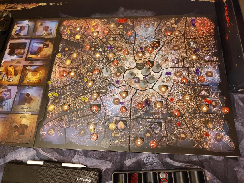 Vampire: The Masquerade – Milan Uprising on the table, photo by Aleix Bru
