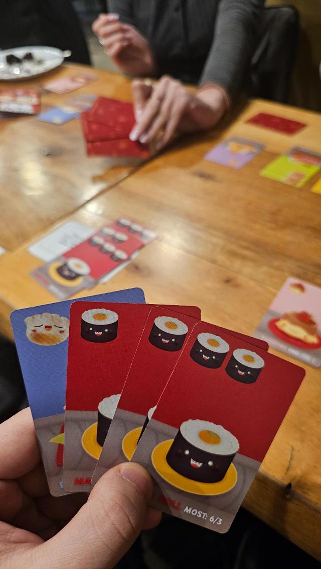 Sushi Go! sur la table, photo de Gent Canaj