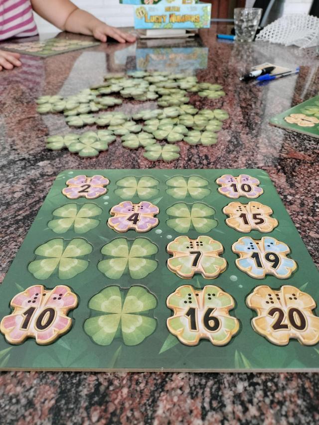 Lucky Numbers on the table, photo by Dani Gómez