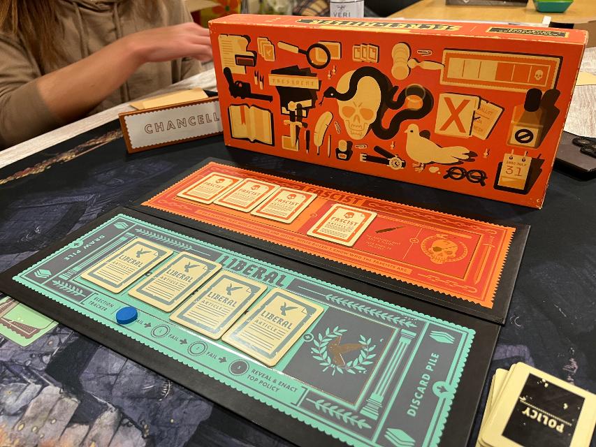 Secret Hitler auf dem Tisch, Foto von Bruno Circulo Friki