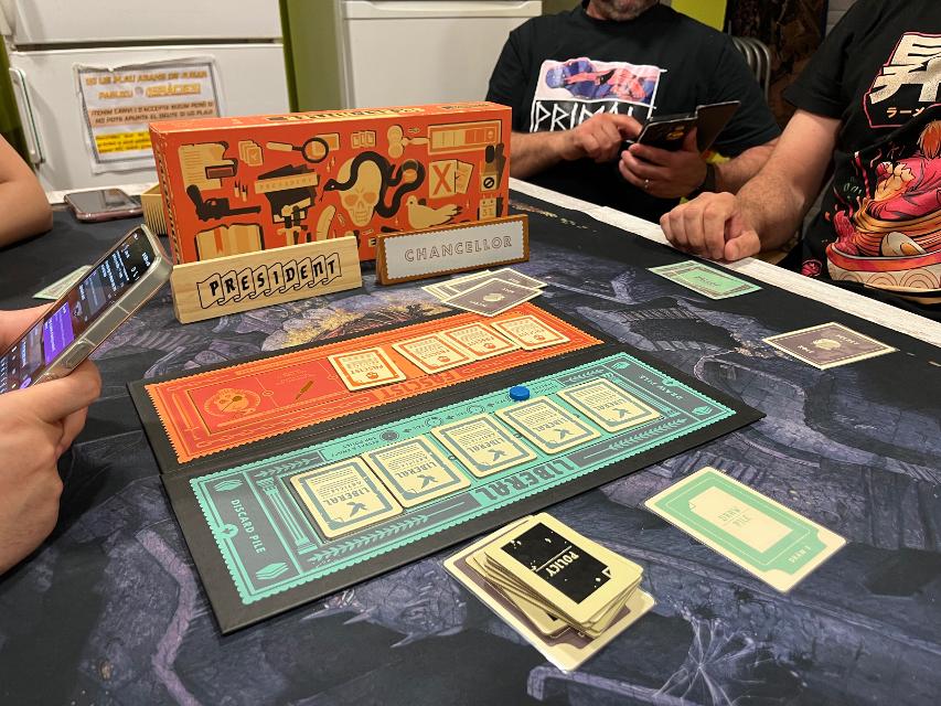 Secret Hitler auf dem Tisch, Foto von Bruno Circulo Friki