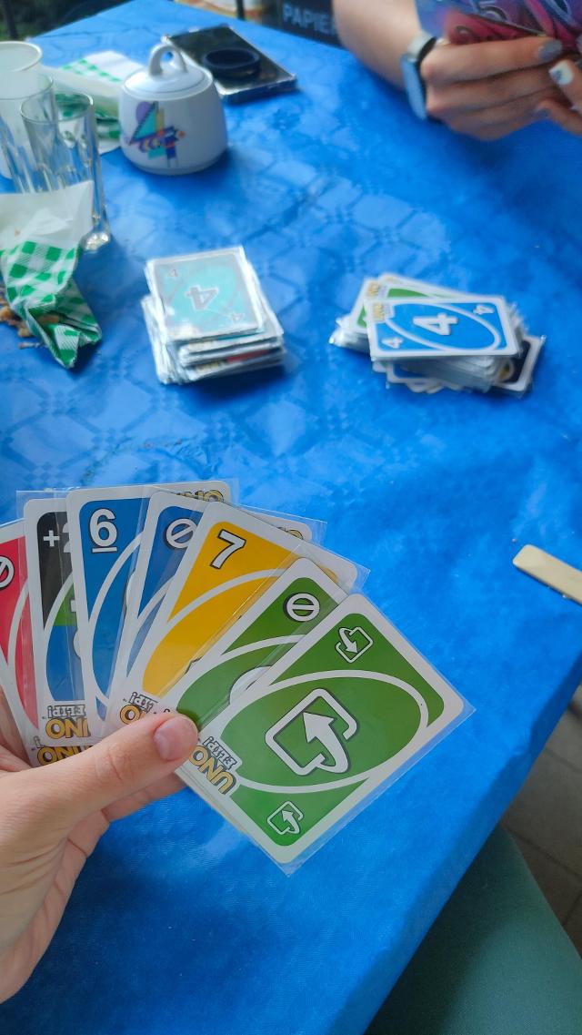 UNO Flip! sobre la taula, foto de Xerta
