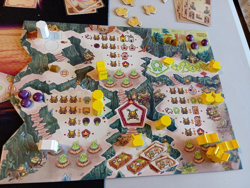 Trolls and Princesses on the table, photo by Estepo Estepoes