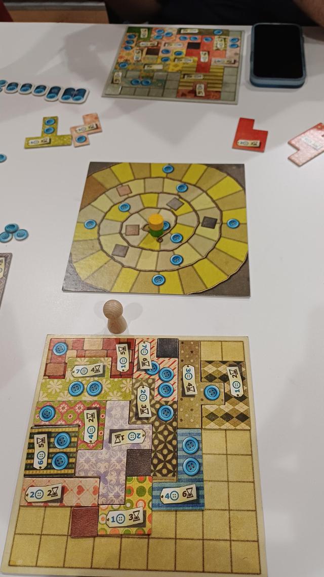 Patchwork sobre la taula, foto de Iker de neira