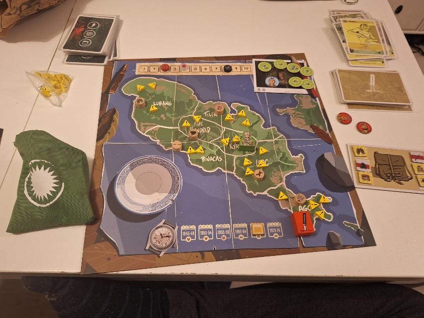Onoda on the table, photo by Artur Rodríguez Coma