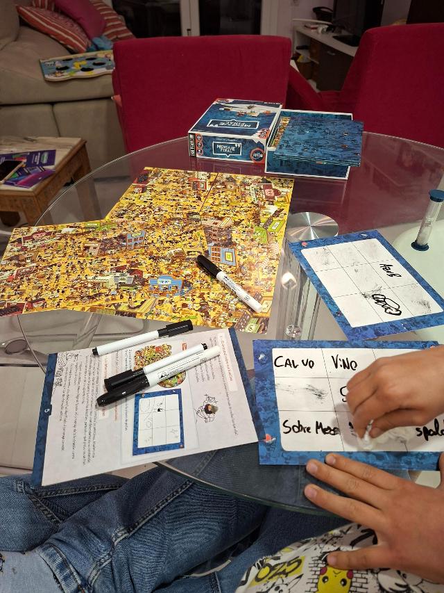 Last Message on the table, photo by Artur Rodríguez Coma