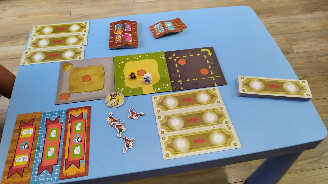 Rhino Hero: Super Battle sobre la taula, foto de Daniel