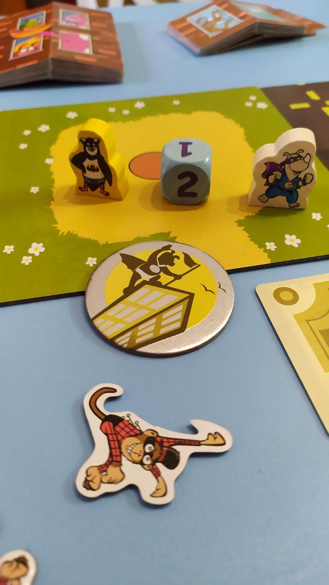 Rhino Hero: Super Battle sobre la taula, foto de Daniel
