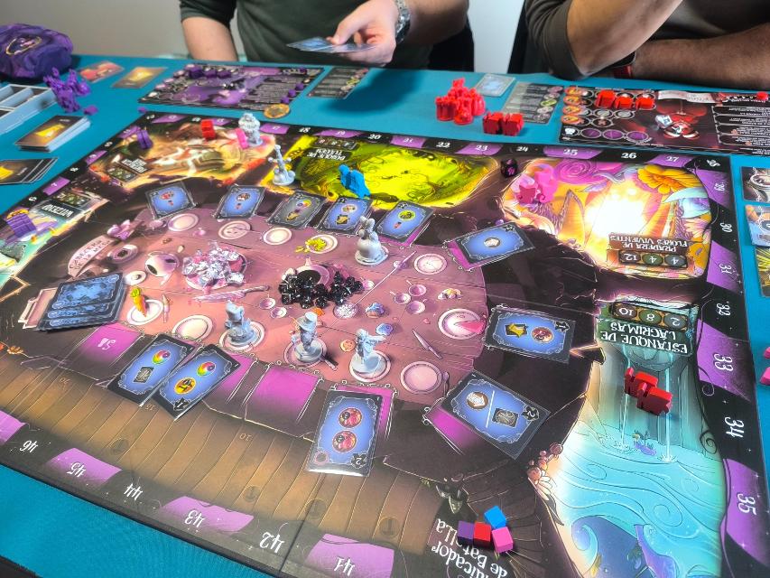 Wonderland's War on the table, photo by Sapinto