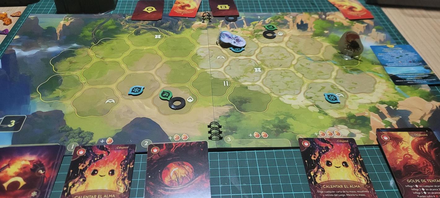 Dragon Eclipse na stole, zdjęcie: AtomicFenix