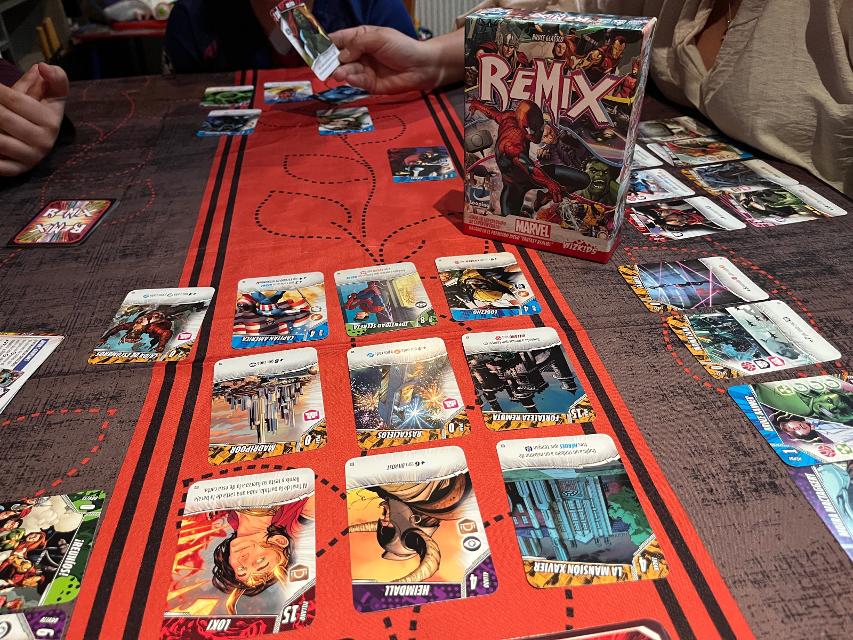 Marvel: Remix sobre la taula, foto de Bruno Circulo Friki