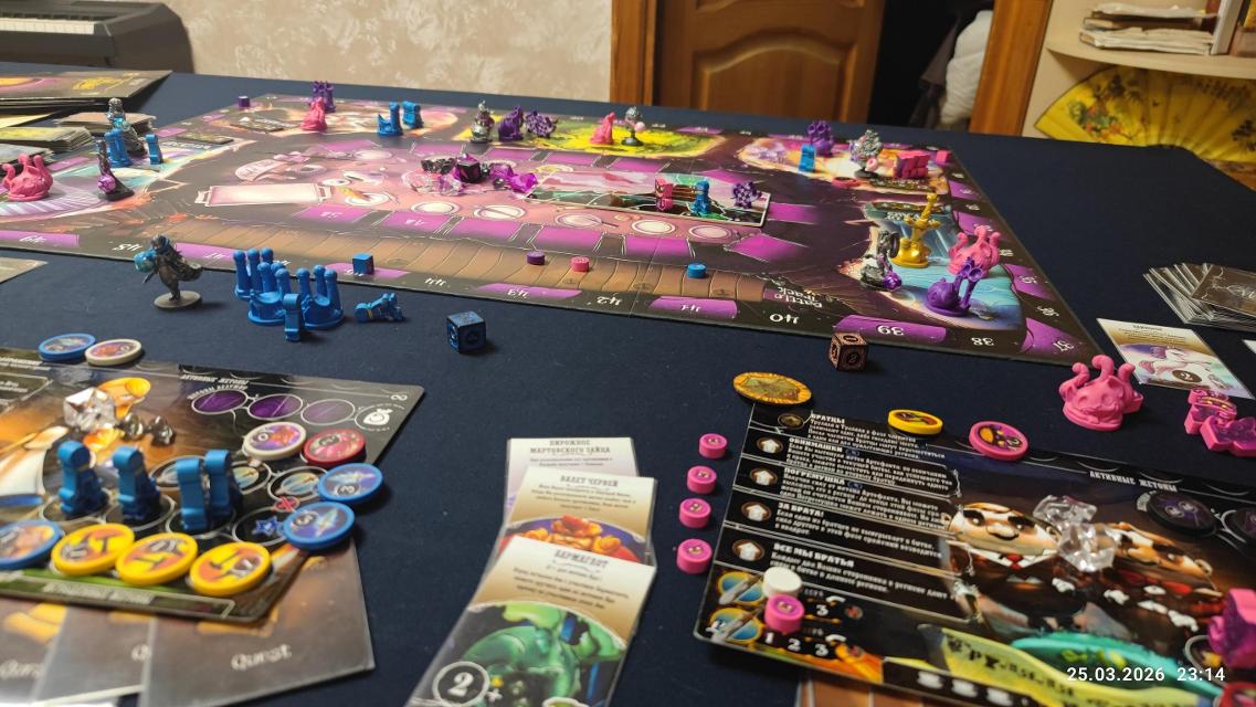Wonderland's War on the table, photo by FazerGD