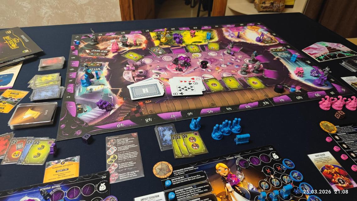 Wonderland's War on the table, photo by FazerGD