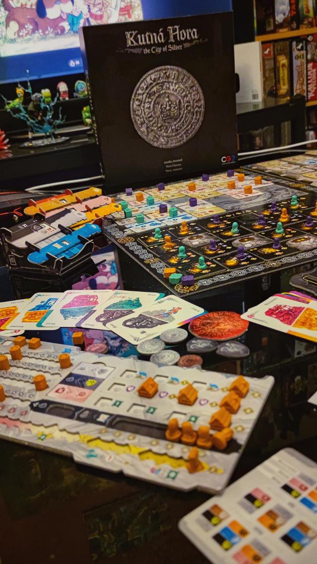 Kutná Hora: La cité de l'argent sur la table, photo de thisisaspace