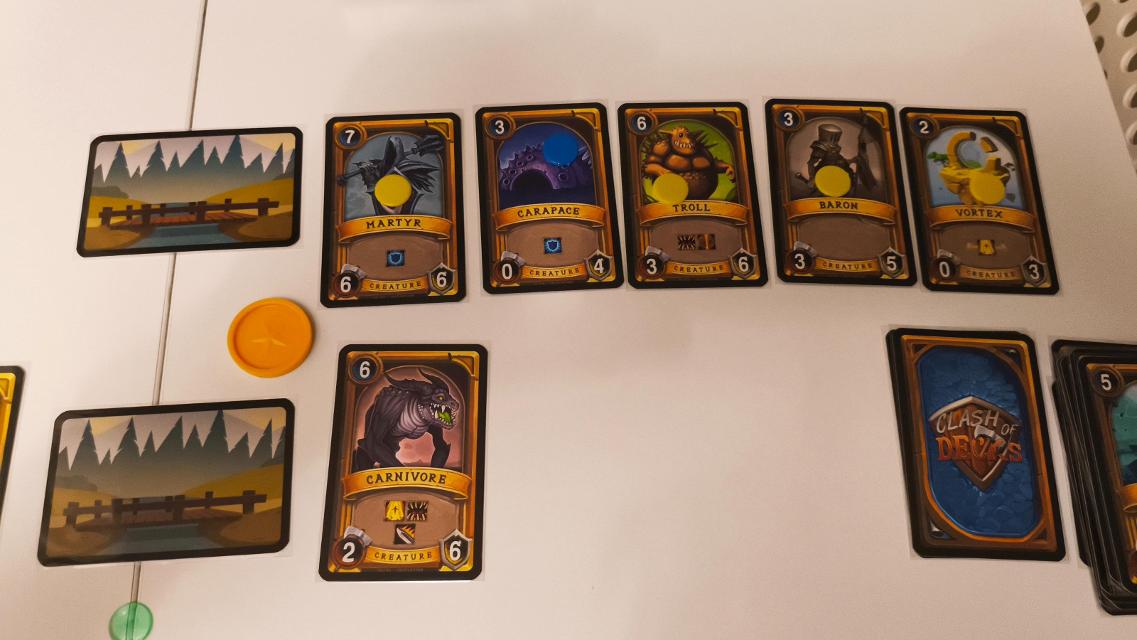 Clash of Decks: Starter Kit on the table, photo by Mochilo