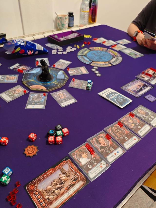 Star Wars: Dark Side Rising na stole, foto: Pauliss