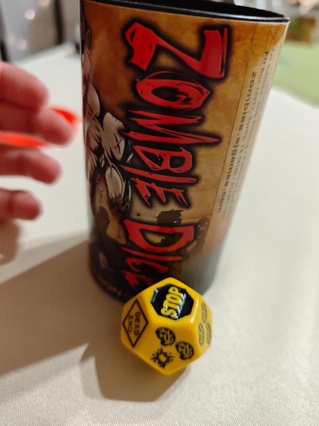 Zombie Dice na stole, foto: tienlevy