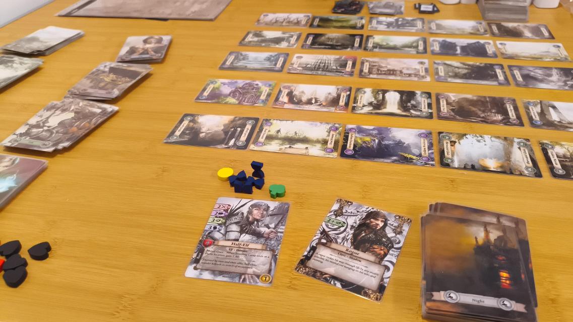 Gloom of Kilforth: A Fantasy Quest Game على الطاولة، صورة من Mochilo