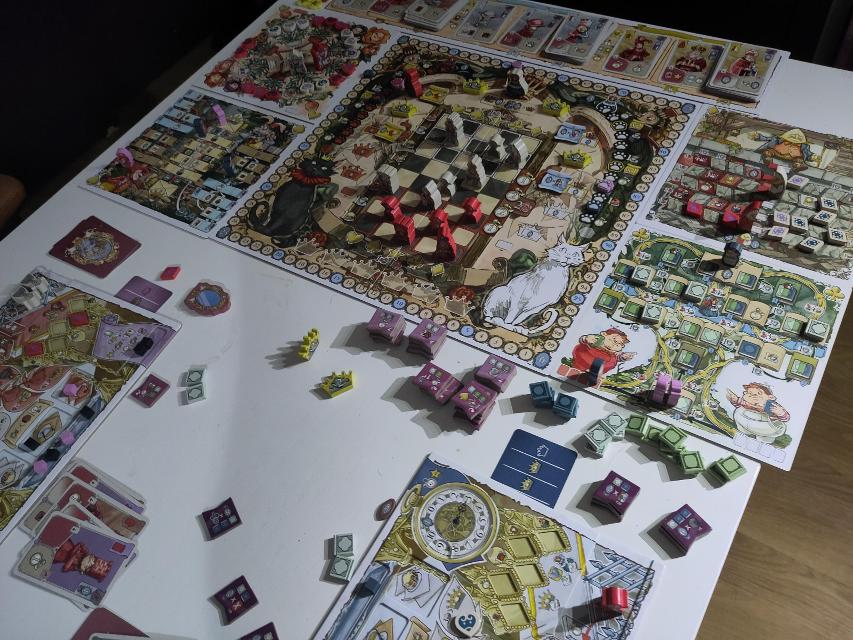 Queen Alice på bordet, bilde av Jaime Mayol