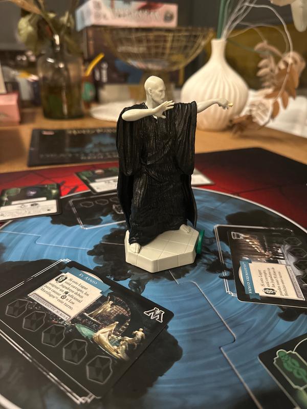Harry Potter: Death Eaters Rising на столе, фото: Roberto