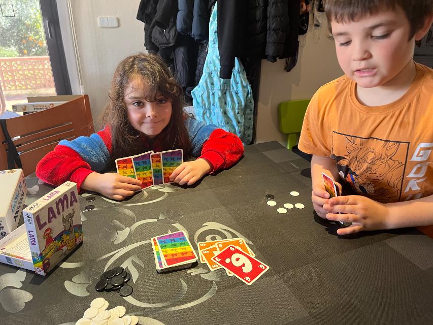 L.A.M.A. op tafel, foto van Bruno Circulo Friki