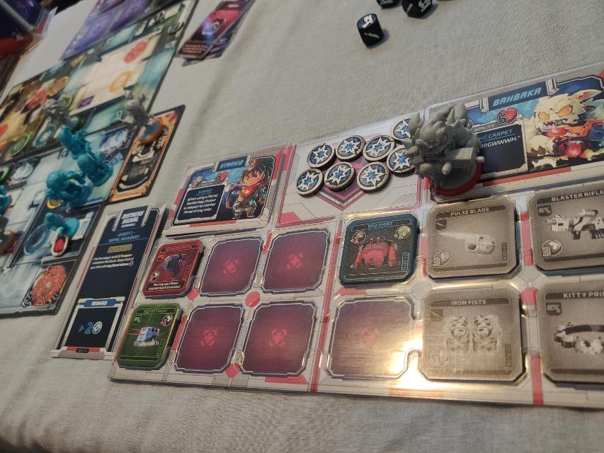 Starcadia Quest على الطاولة، صورة من tienlevy